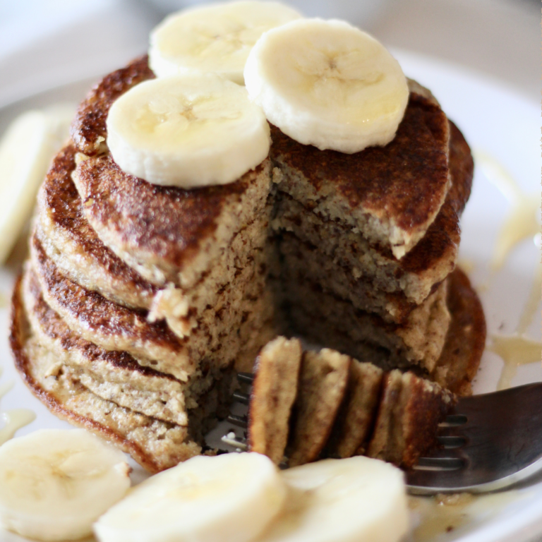 Super Healthy & Easy Oatmeal Banana Pancakes for Two