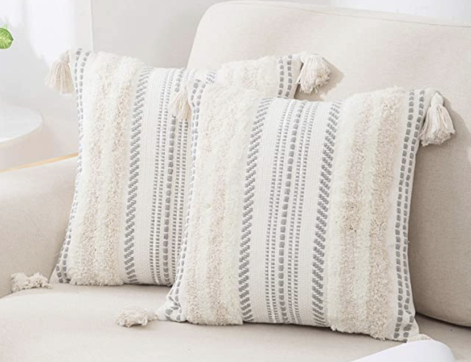 18 Cozy Sofa Throw Pillows for Your Living Room + How to Style Throw Pillows