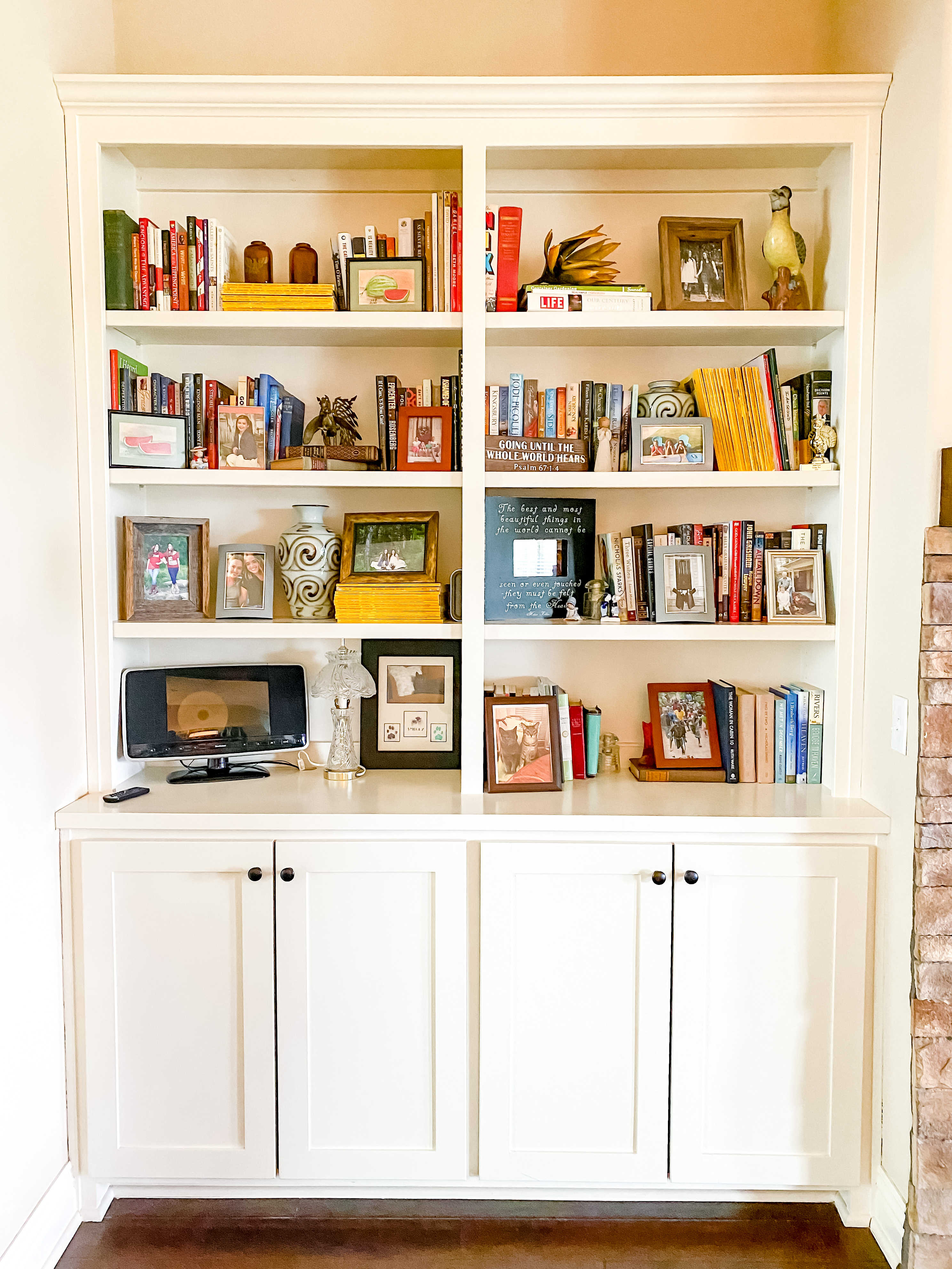 How to Style Bookshelves: Our Top 5 Tips to Style Bookshelves