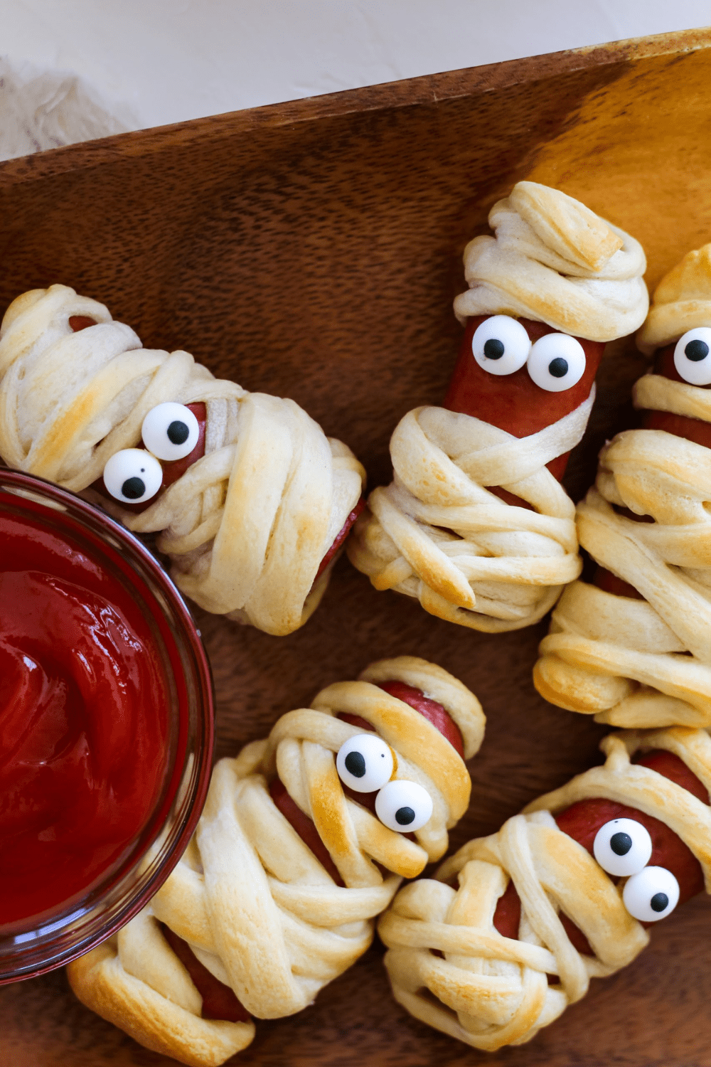crescent roll mummy dogs