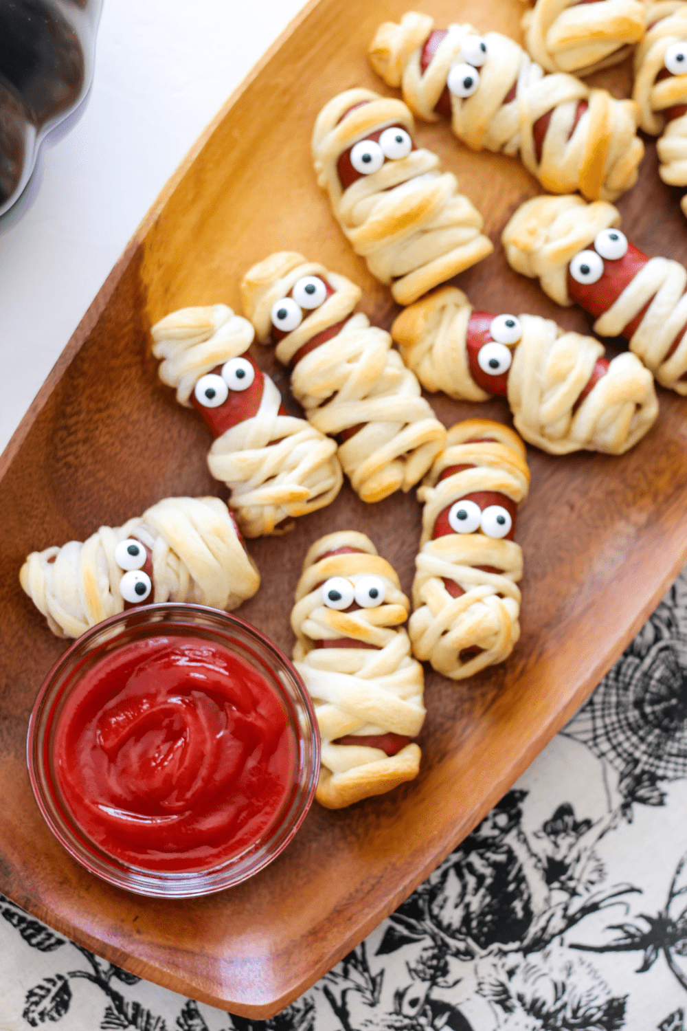 crescent roll mummy dogs