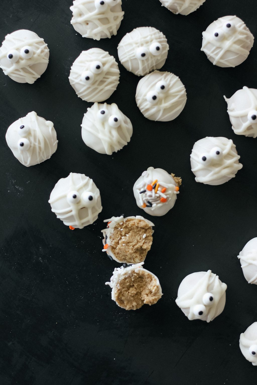 Festive Halloween Mummy Pumpkin Spice Oreo Truffles - Mozie