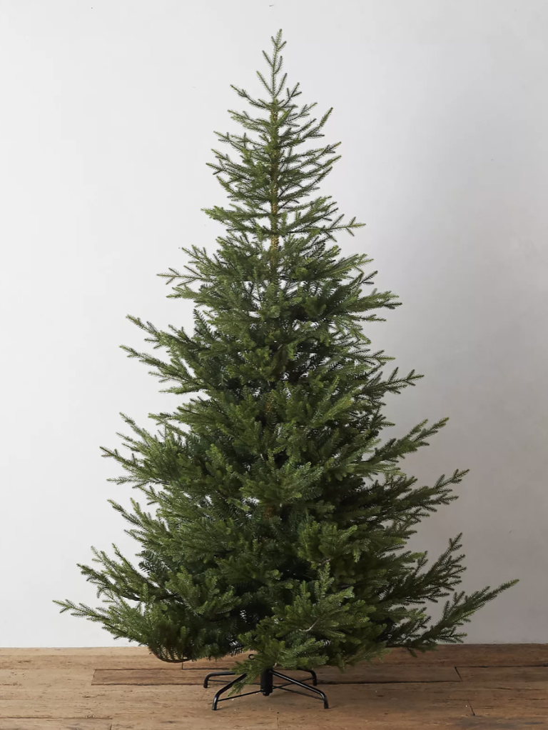 The Hands-Down Best Artificial Christmas Trees for 2022 - Mozie