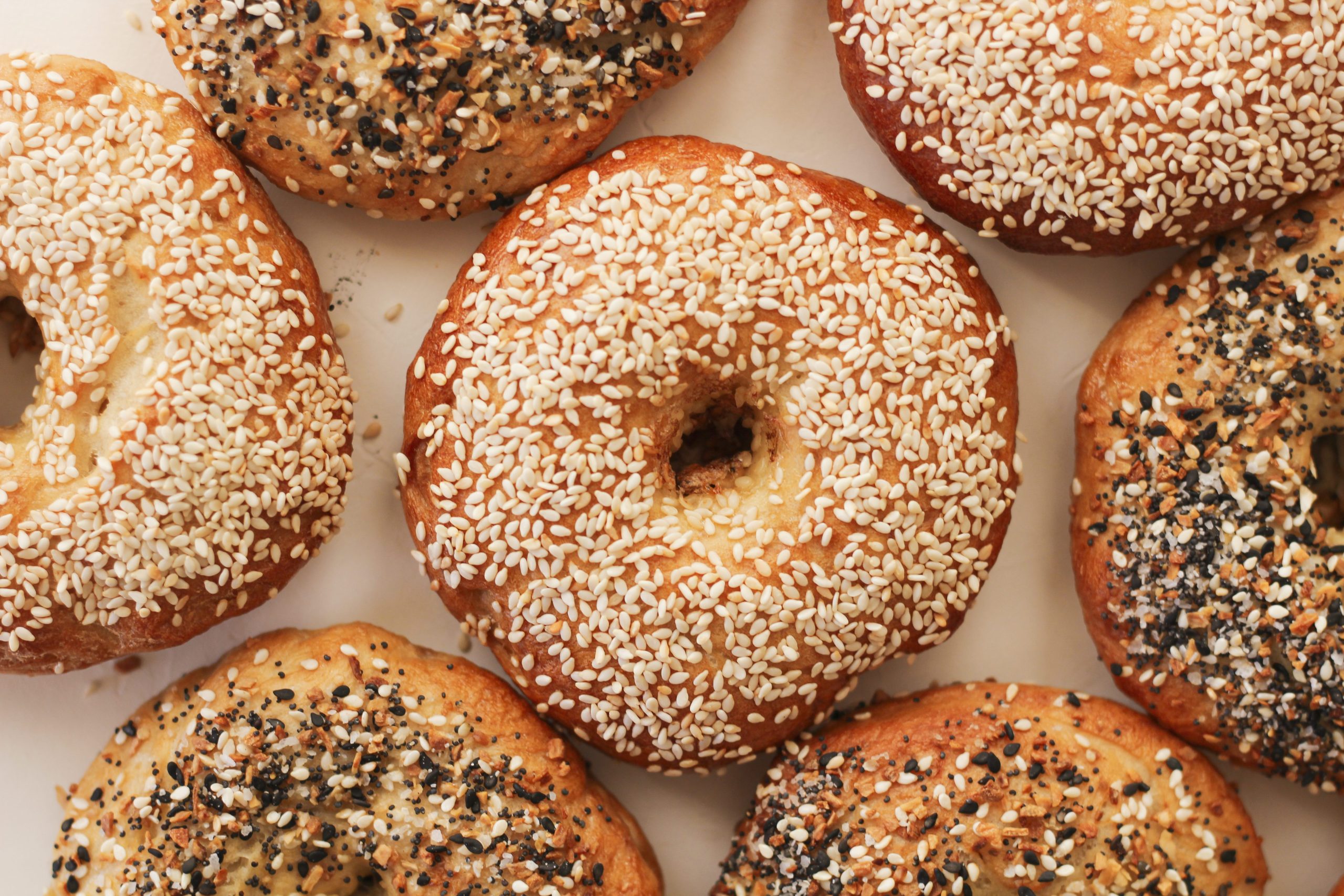 Easy New York Style Everything Bagels And Sesame Bagels - Mozie