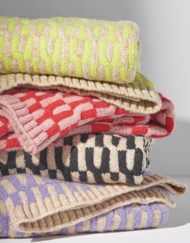 16 Best Cozy Throw Blankets to Cozy Up With - Mozie