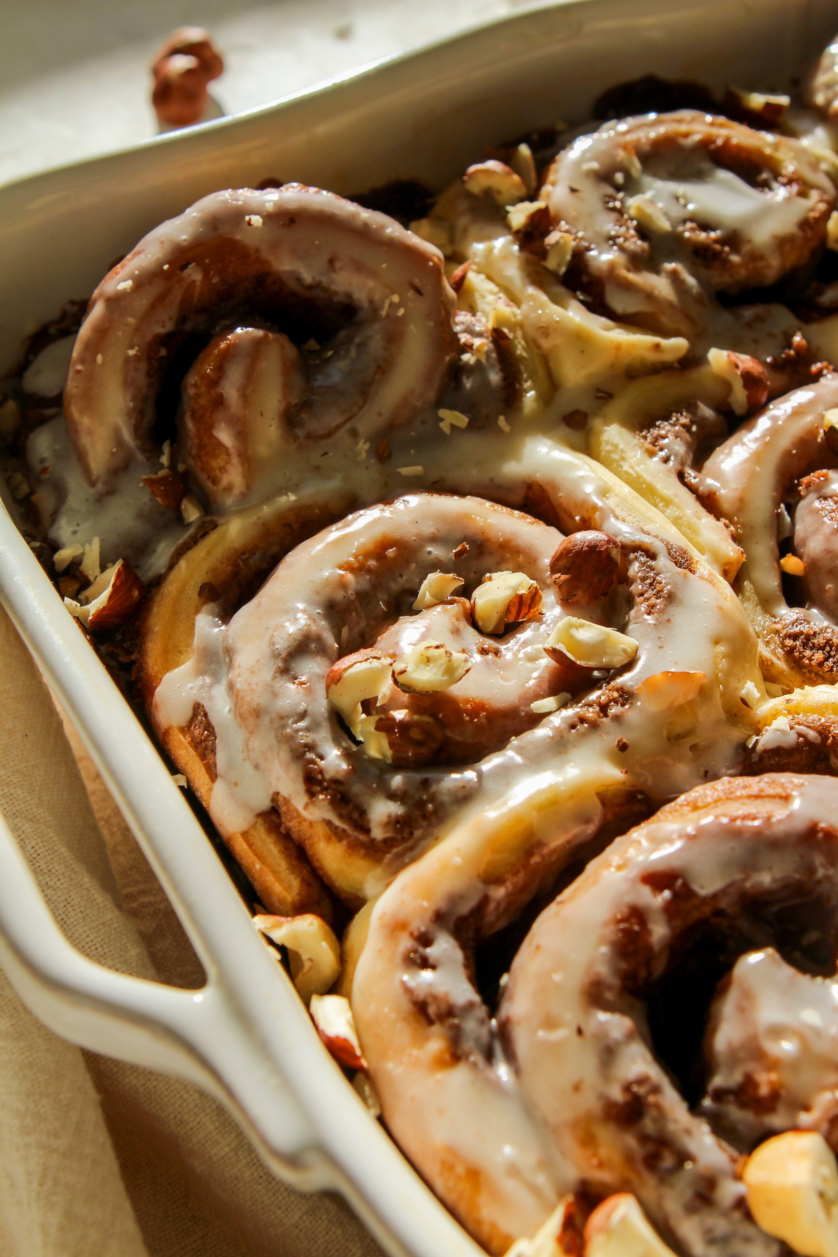 nutella rolls, chocolate hazelnut cinnamon rolls