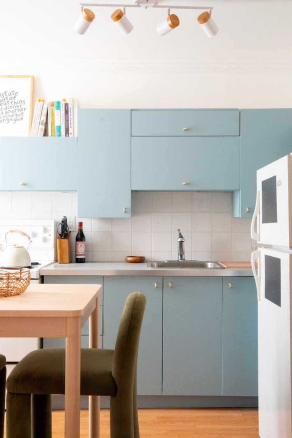 Small Apartment Kitchen Decorating Ideas