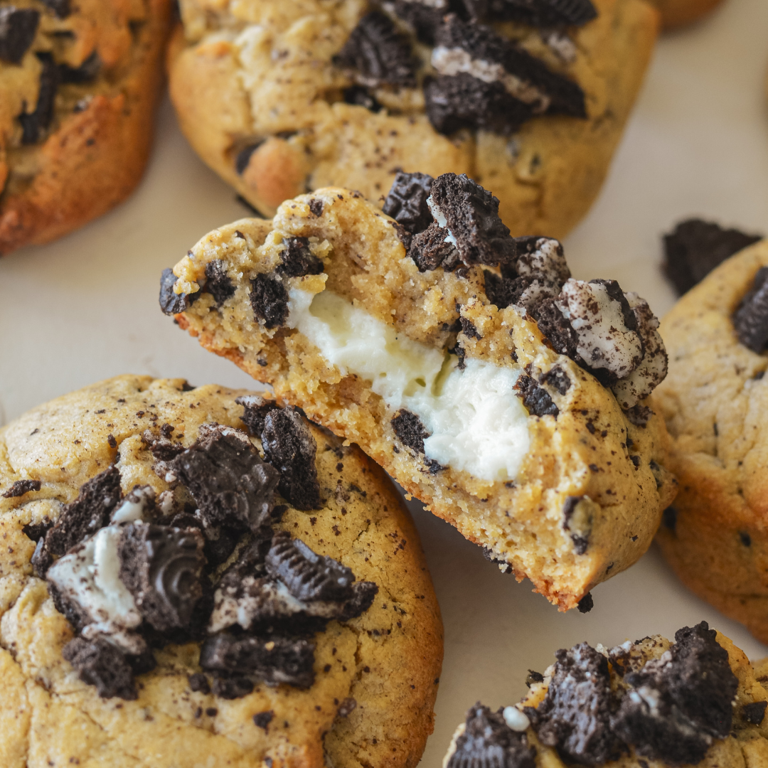 Peanut Butter Oreo Cheesecake Cookies - Mozie