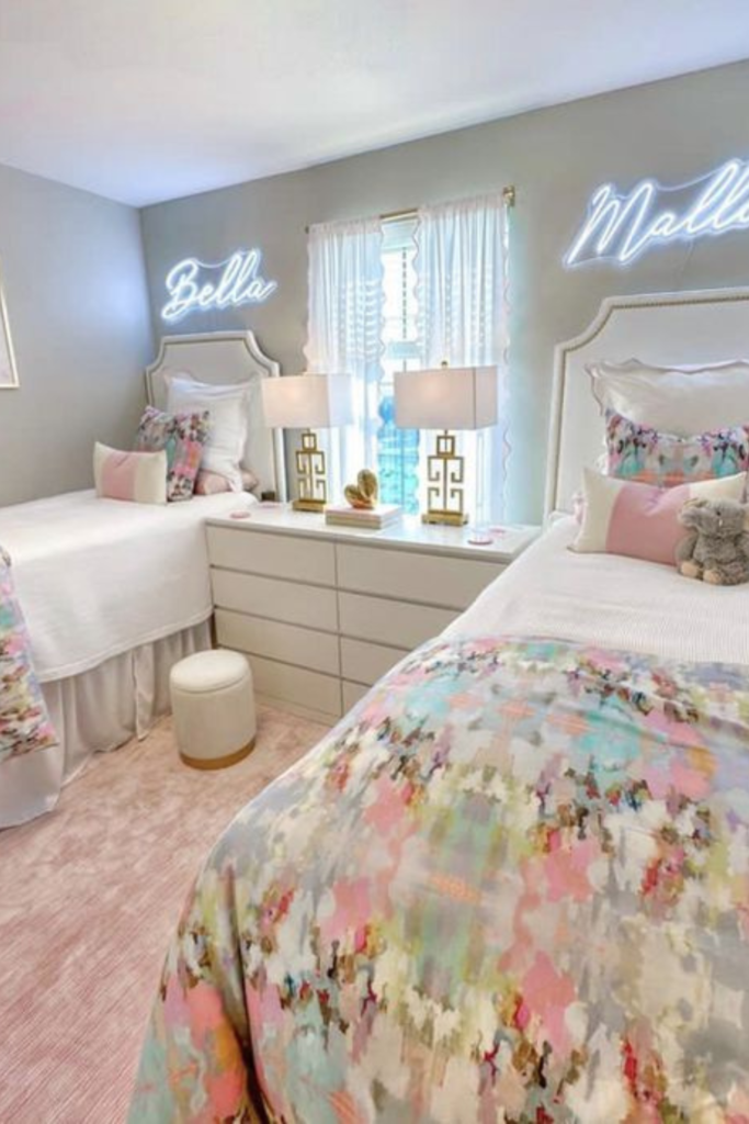 adorable dorm bedding color schemes