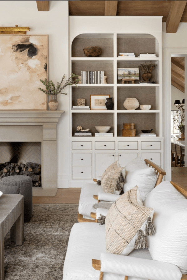10 Living Room Built-In Bookshelf Ideas That Will Instantly Add ...