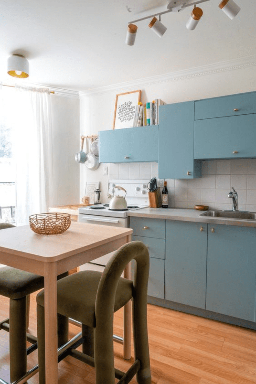 15 Studio Apartment Decor Ideas That’ll Transform Your Small Space - Mozie
