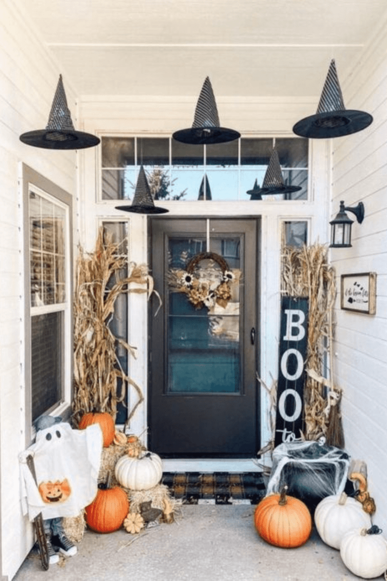 12 Fall Front Porch Decor Ideas to Make a Cozy Entrance - Mozie