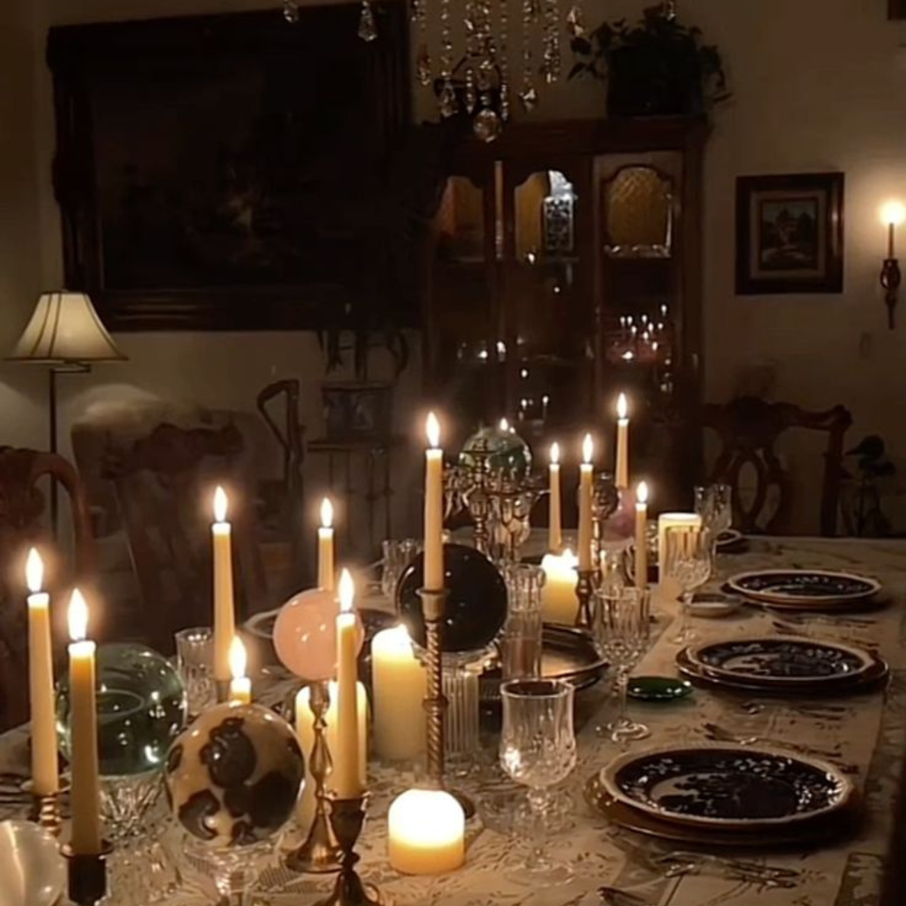 How to Host a Mystery Dinner Party