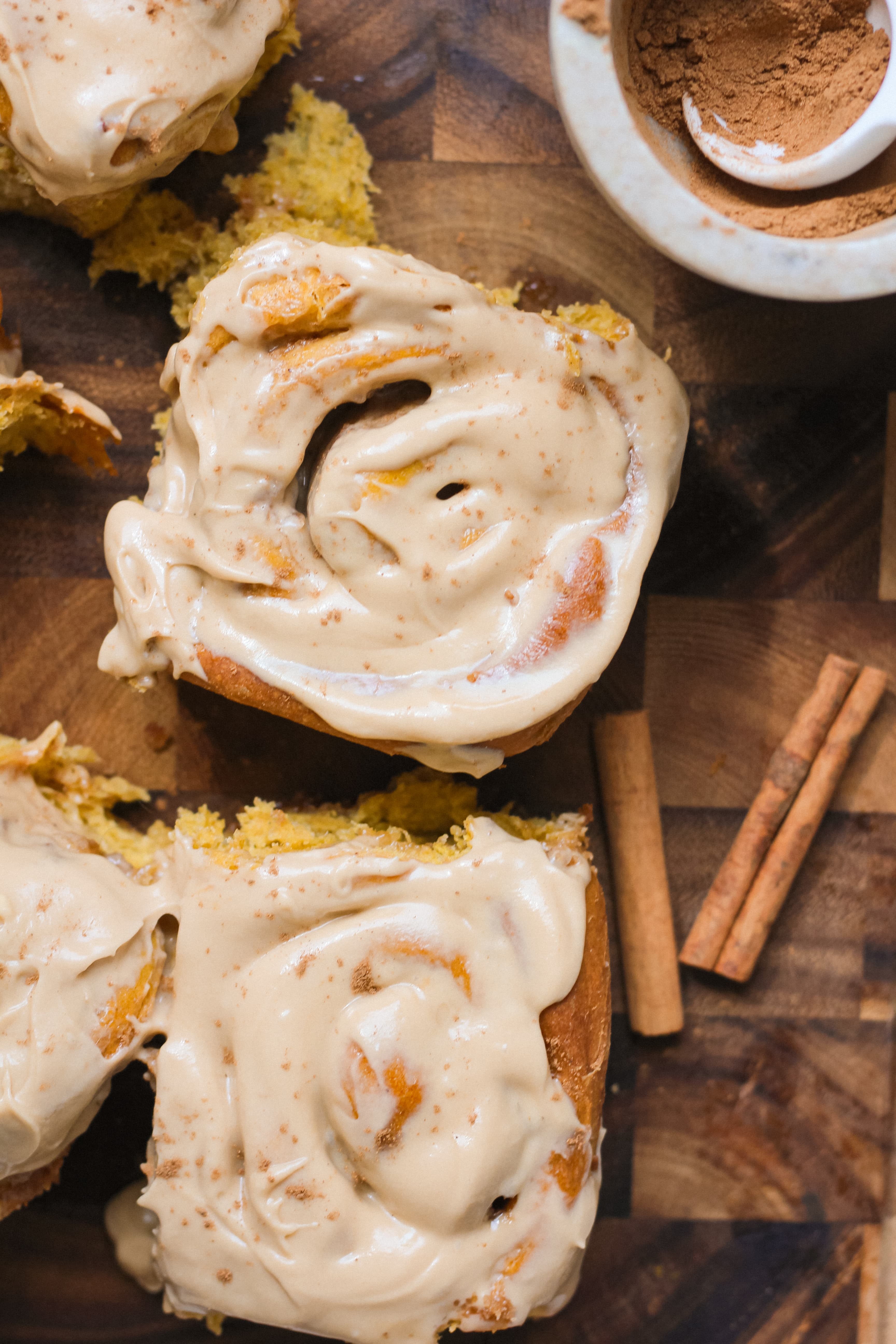 pumpkin spice latte cinnamon rolls