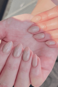 24 Warm and Cozy September Nail Ideas - Mozie
