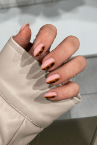 24 Warm and Cozy September Nail Ideas - Mozie