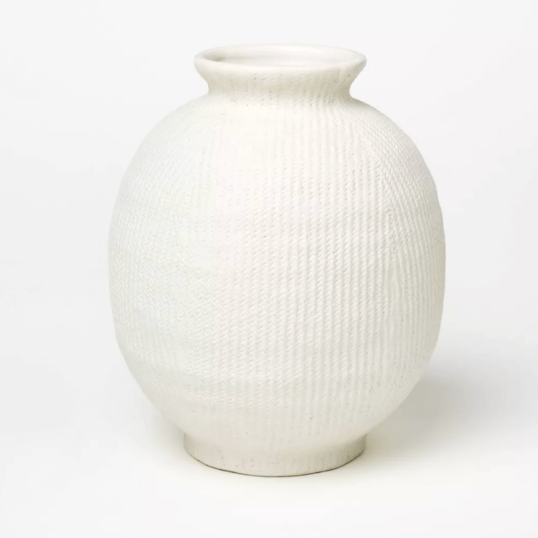 8 Cozy Christmas Coffee Table Decor Ideas Mozie