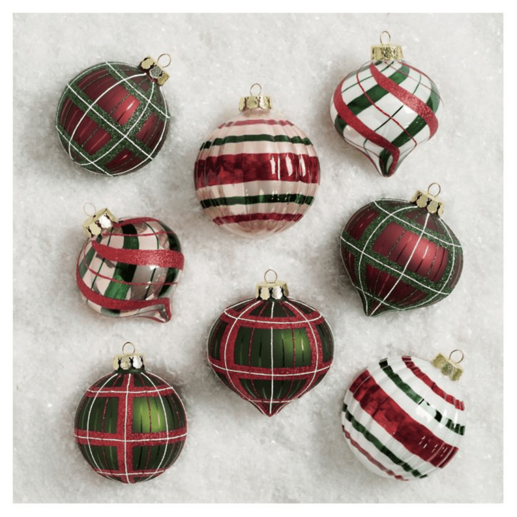 '90s-inspired Christmas tree decorations