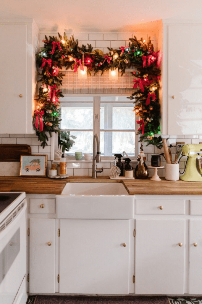 8 Ways to Use Ribbon to Decorate for the Holidays