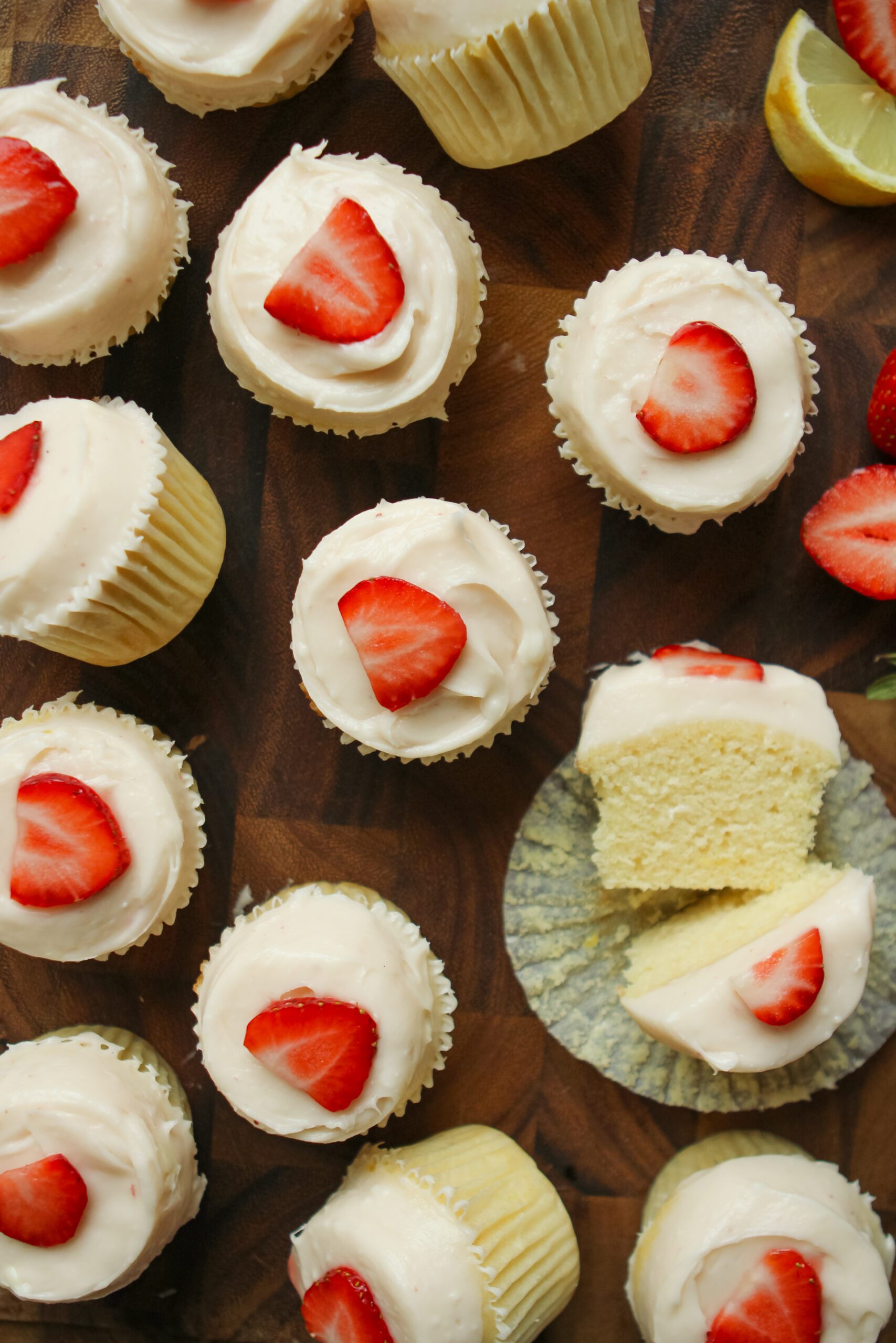 Strawberry Lemonade Cupcakes 