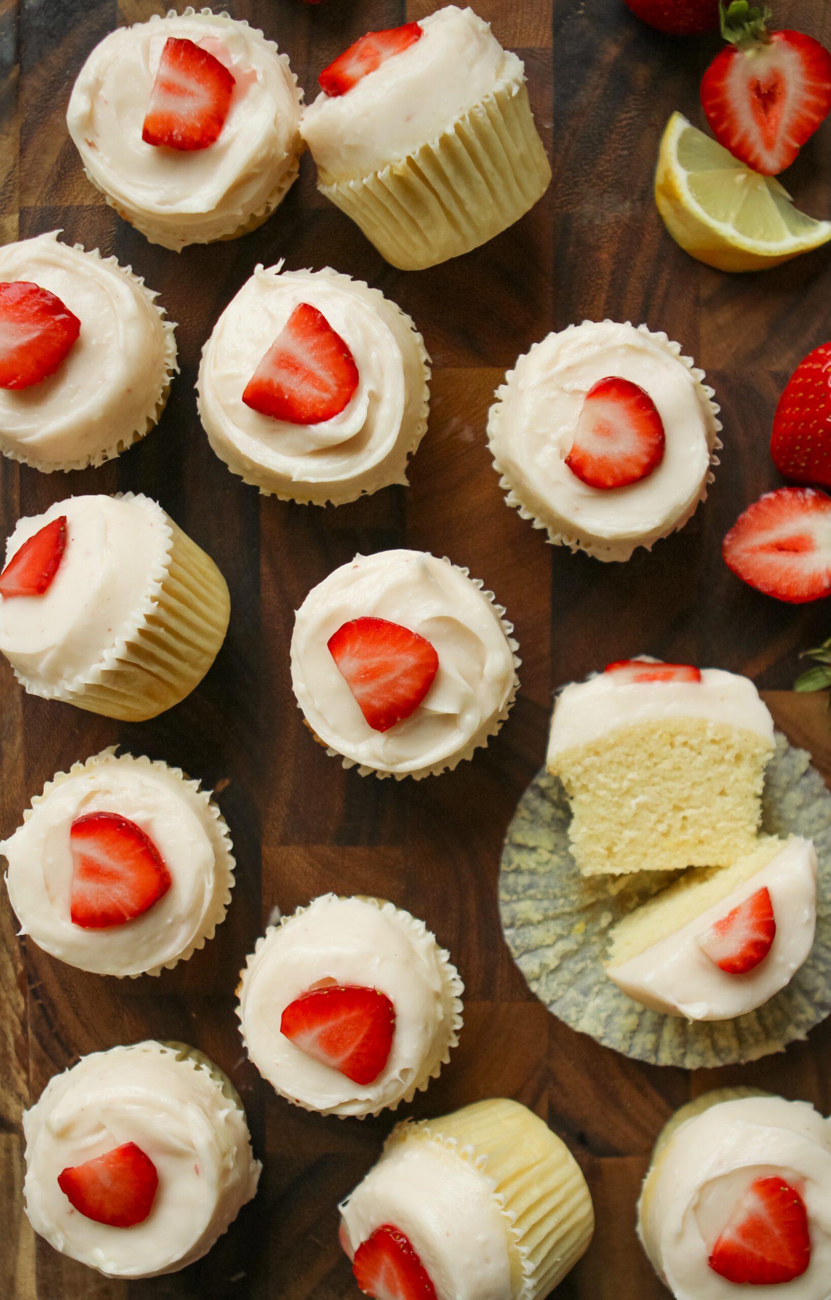 Strawberry Lemonade Cupcakes 