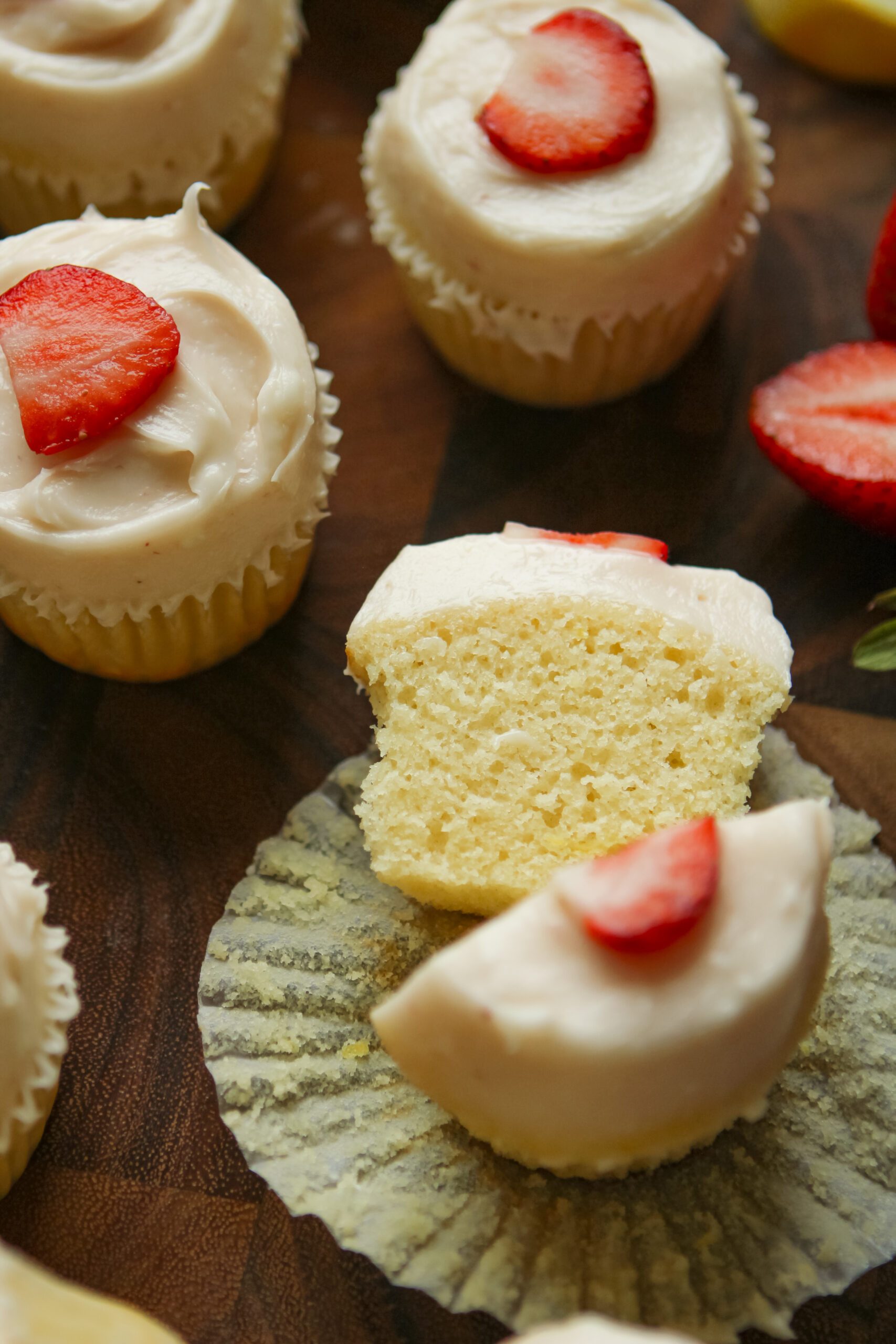 Strawberry Lemonade Cupcakes 