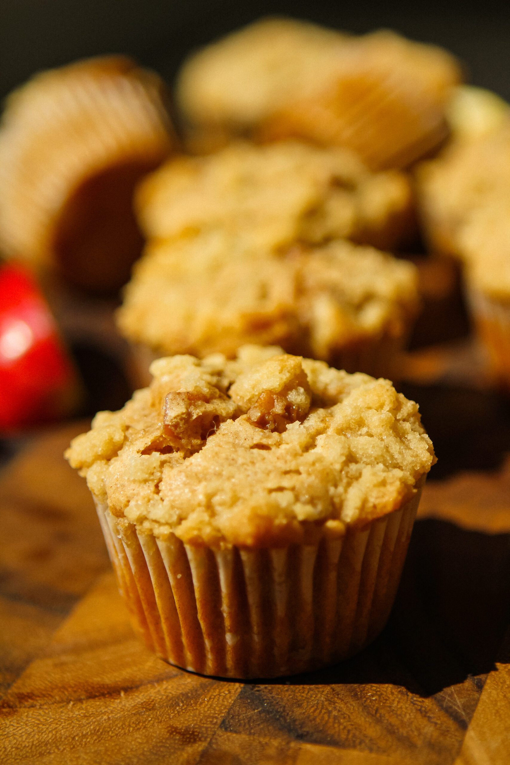cinnamon apple crumb muffins