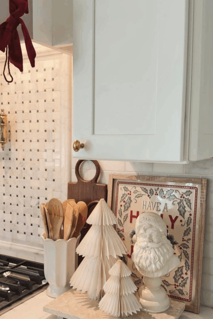 christmas kitchen counter decor ideas