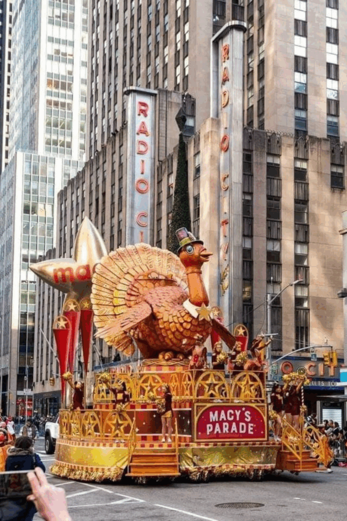 how to host a nostalgic thanksgiving