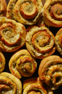 Pesto Cheddar Dinner Rolls