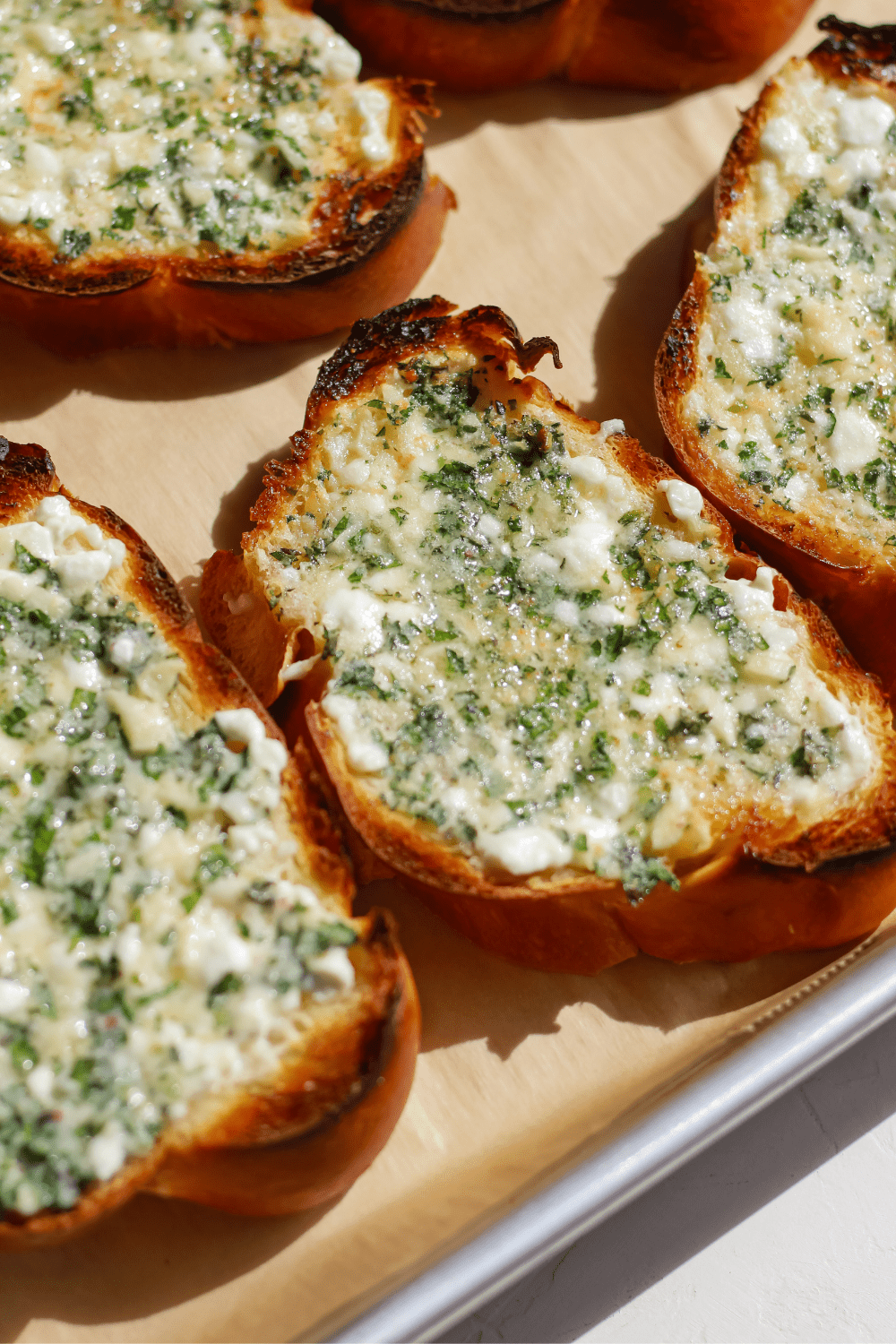herby cottage cheese garlic bread