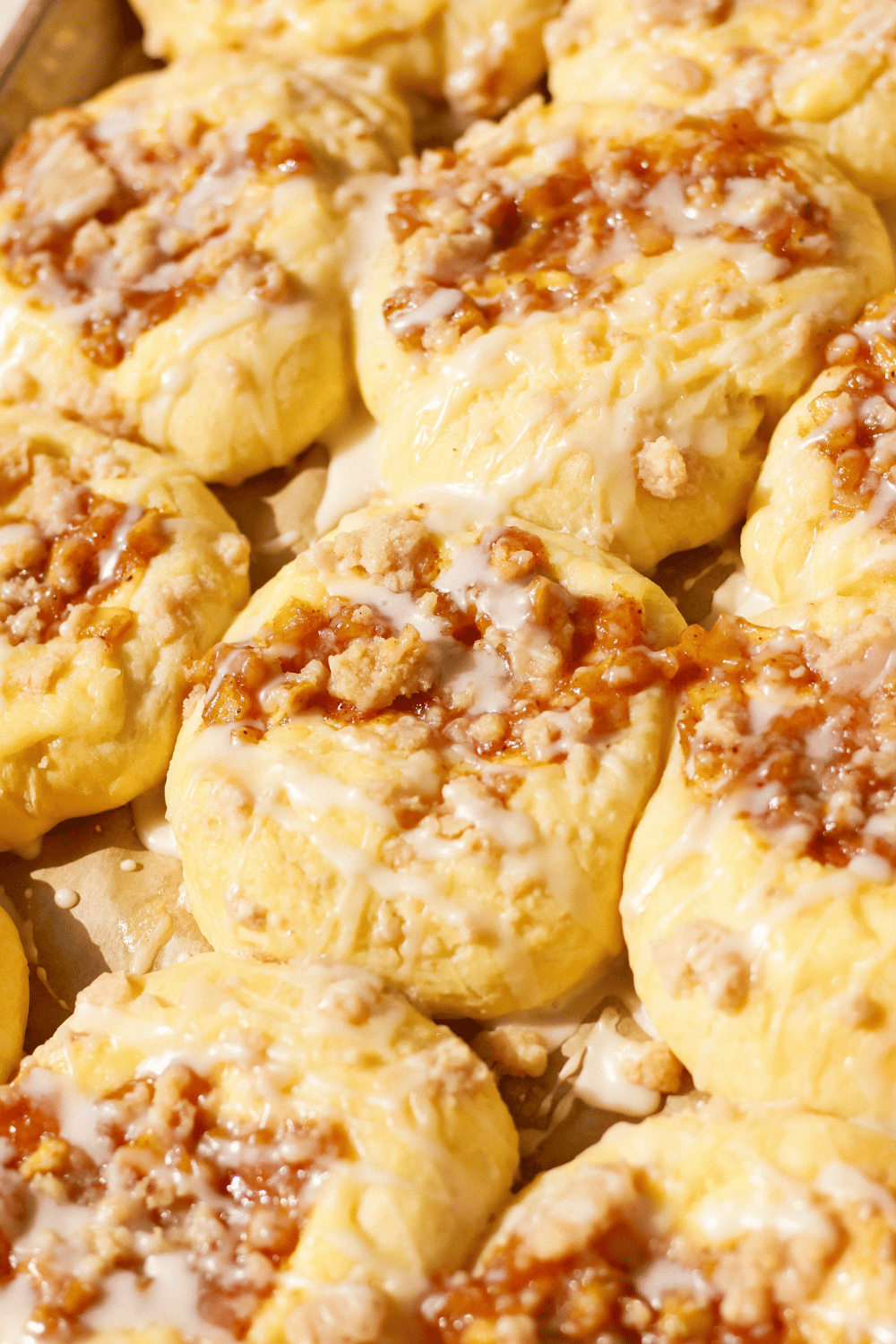 apple cream cheese kolaches