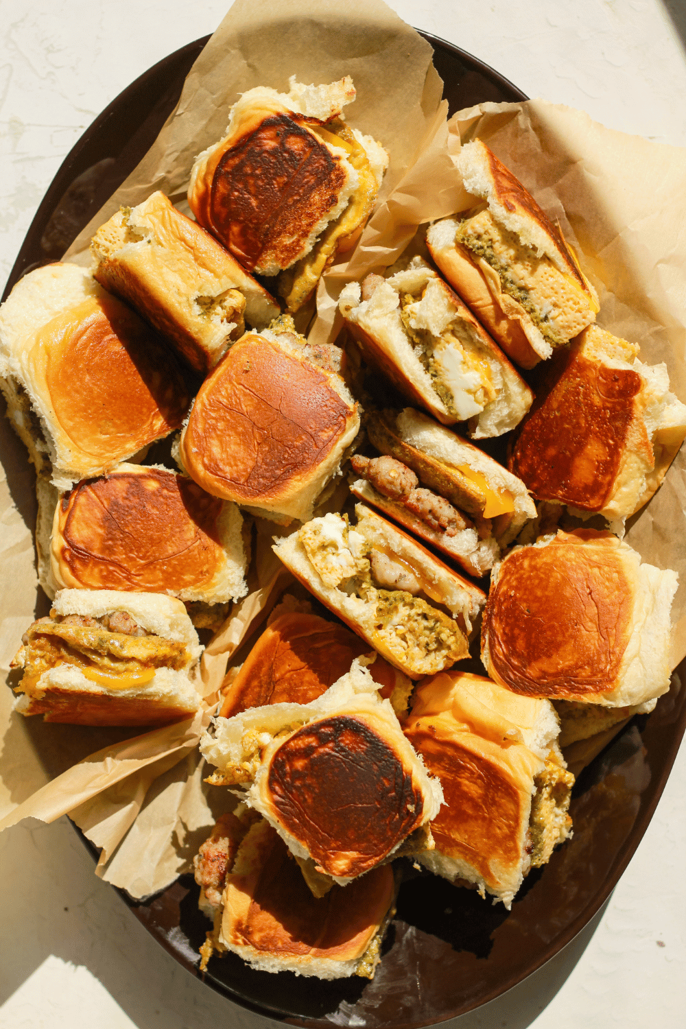 pesto egg breakfast sandwiches