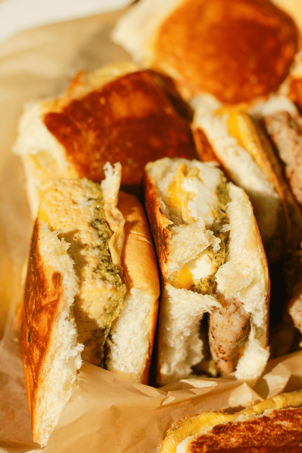 pesto egg breakfast sandwiches